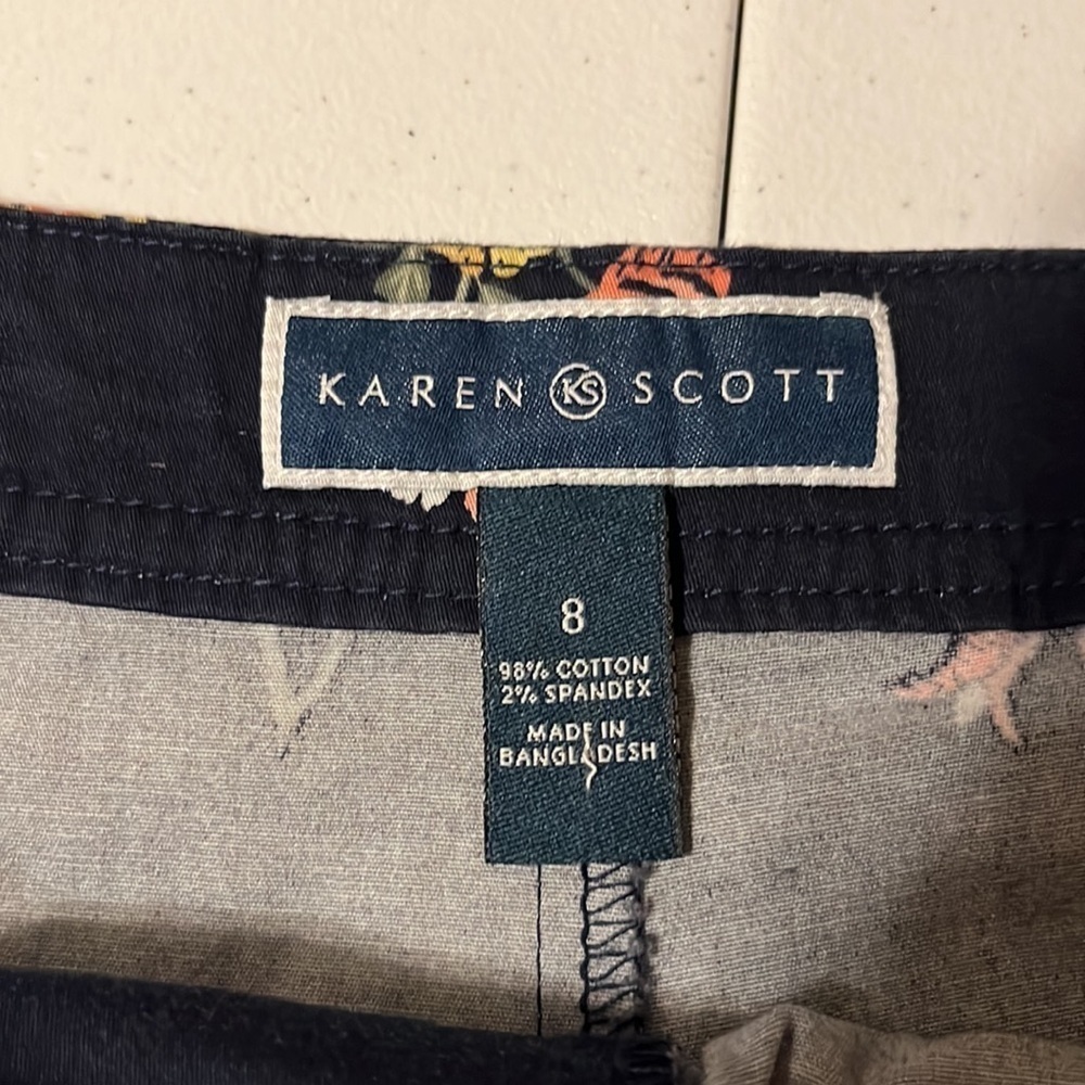 Karen Scott skirt/shorts, navy with pink flowers. Sz 8 - Picture 4 of 8